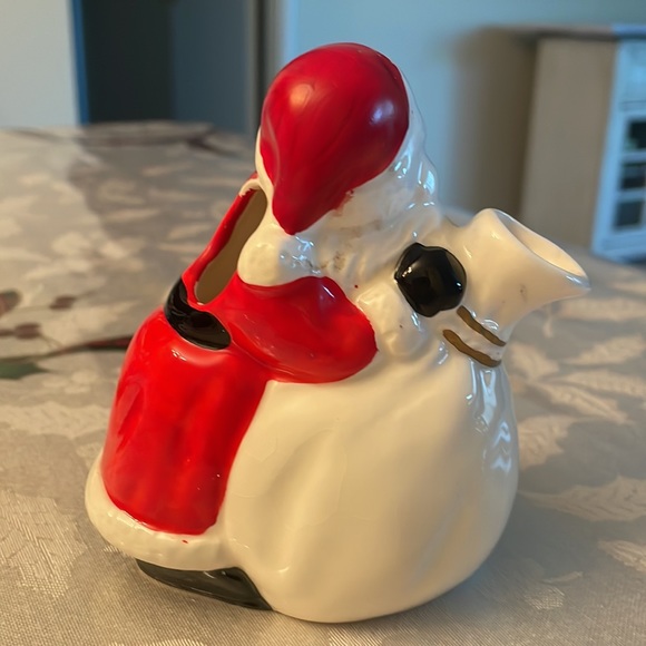 Christmas Sugar and Creamer Fine Ceramic Set. - Picture 4 of 13